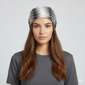 Vintage Chevron Wavy Zigzag Print Square Silk Scarf - 19.5 x 20" 🇮🇹